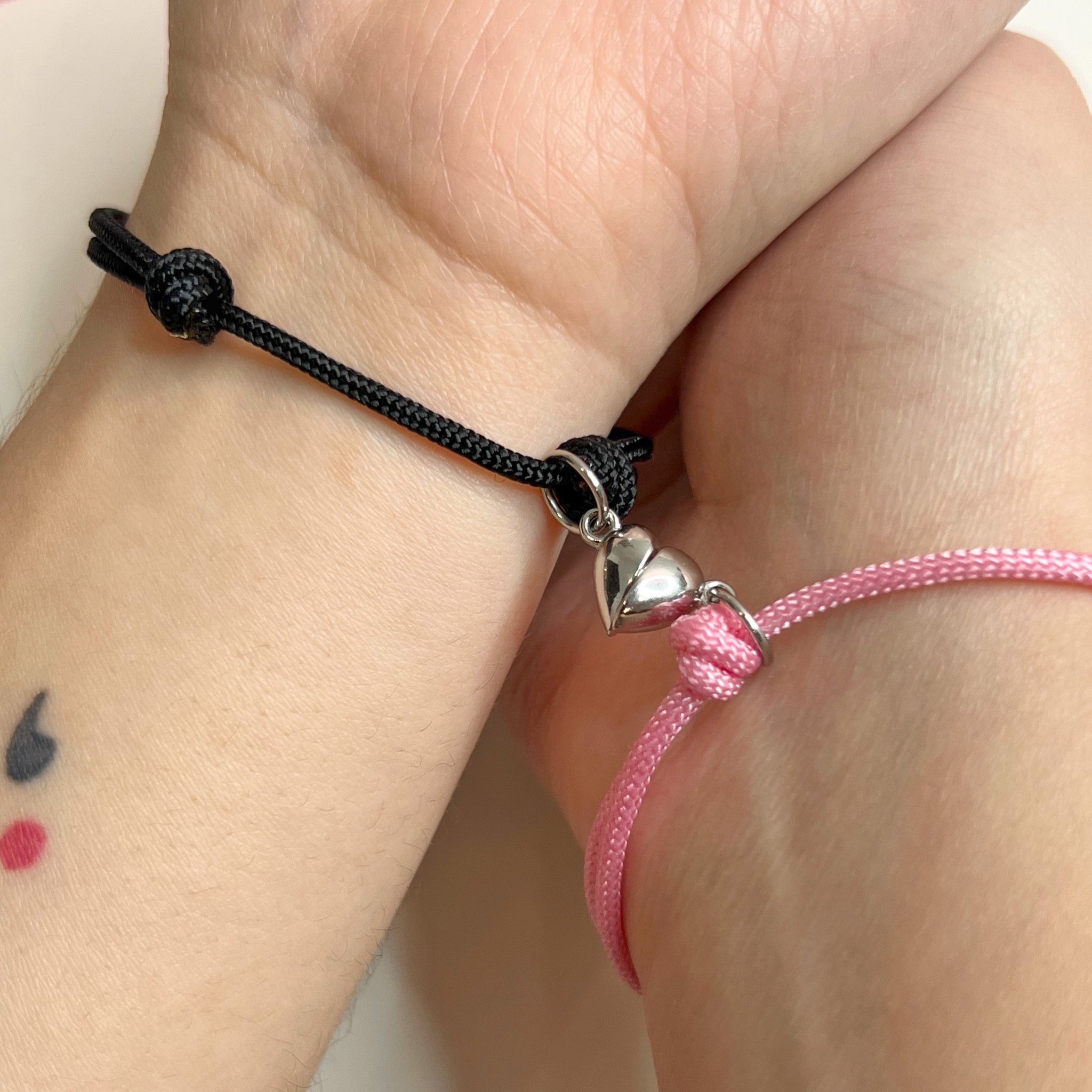Our Couple magnetic heart bracelet set(2 bracelets) – KIWI BLOSSOM