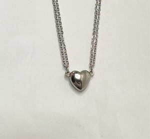 MAGNETIC HEART NECKLACE